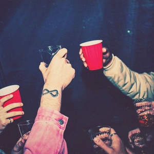 客厅ying乱亲女高H小雪
